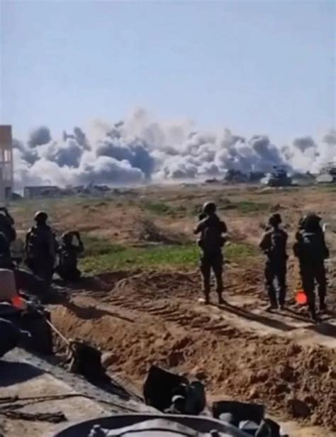 İsrail Gazze'nin batısındaki bir yerleşim alanını havaya uçurdu - Son Dakika Haberleri